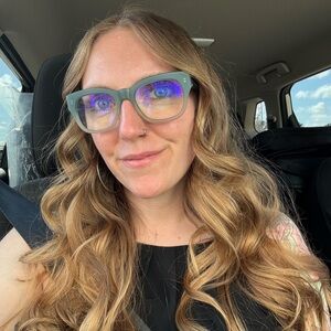 Meet your Posher, Zoe